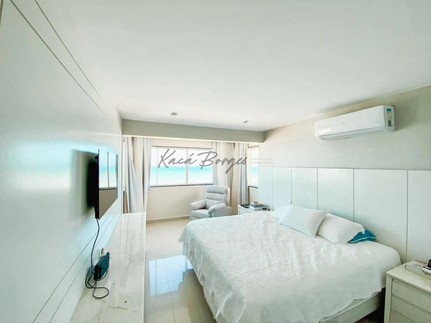 Apartamento com 4 suítes e frente mar em Areia Preta
