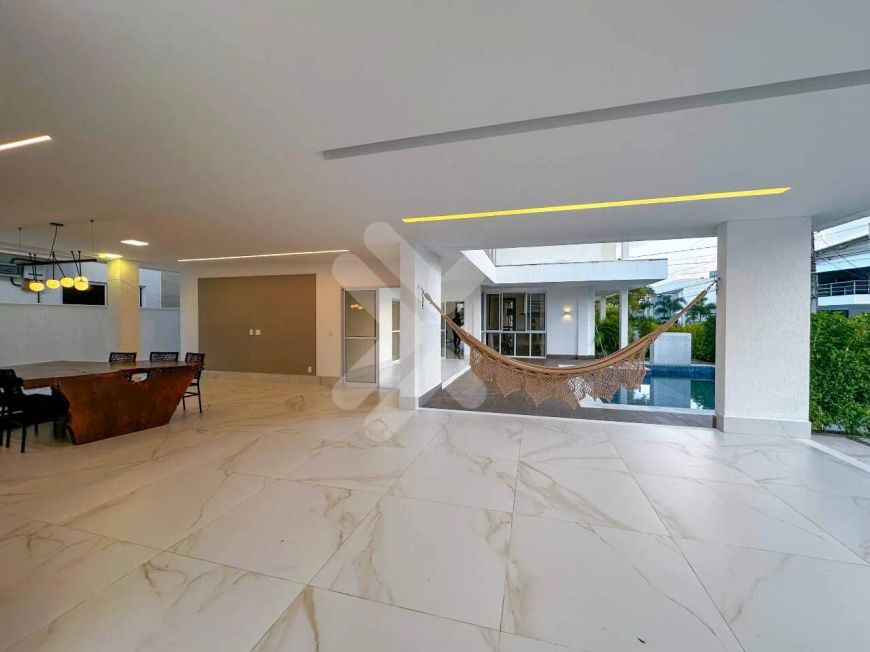 Casa à venda em Ponta Negra | Cond. Ponta Negra Boulevard | 4 suítes + DCE | 5 suítes - 450m²