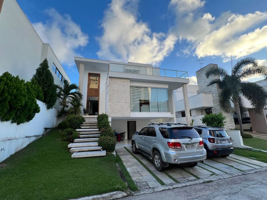 Casa de condomínio a venda possui 528 metros quadrados com 5 quartos em Candelária - Natal - RN