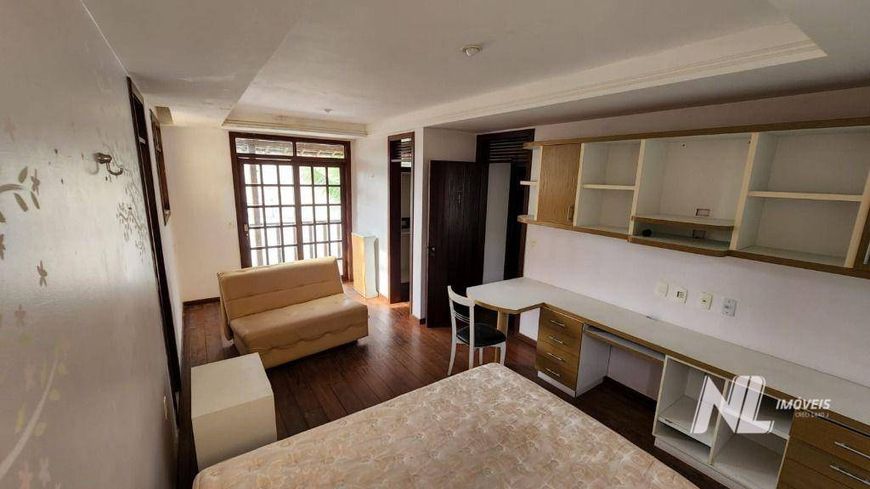 Casa com 7 quartos à venda, 1000 m² por R$ 1.350. - Capim Macio - Natal/RN