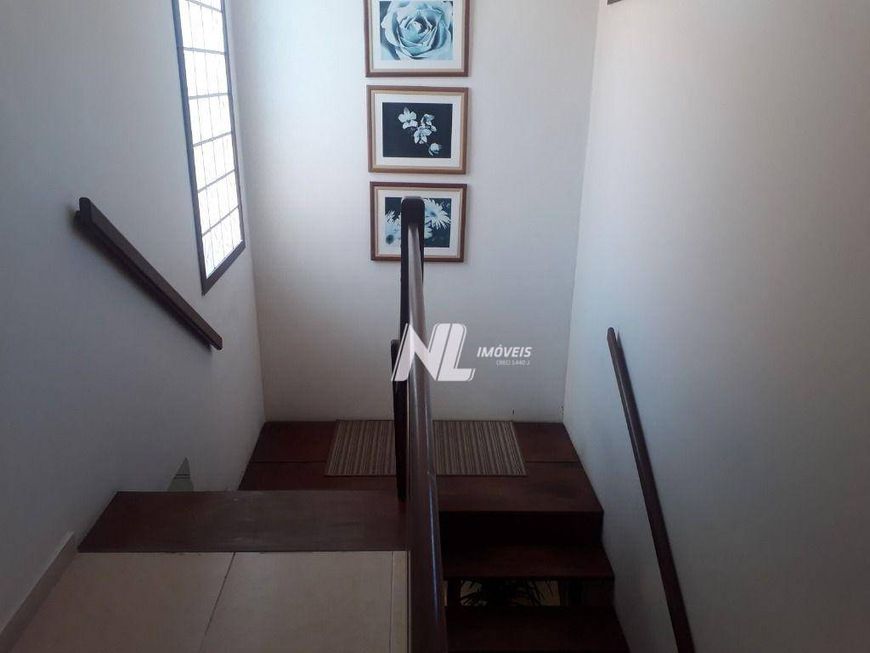 Casa com área total de 530m² no conjunto Ponta Negra - 7suites