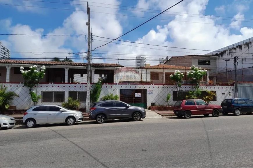 Vende-se Prédio Comercial com 1.400m² em Lagoa Nova (Aceita Financiamento)