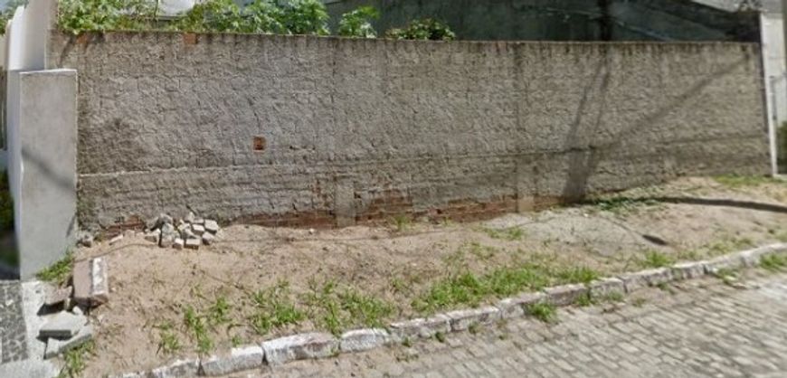 Terreno na orla de Ponta Negra, bem localizado