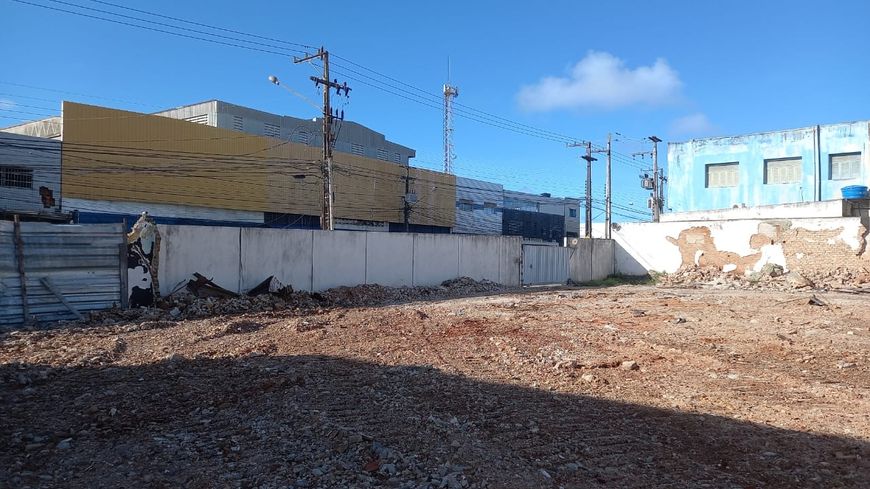 Área para venda no Alecrim