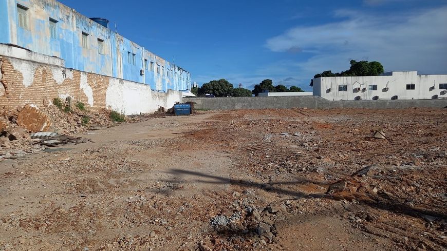 Área para venda no Alecrim