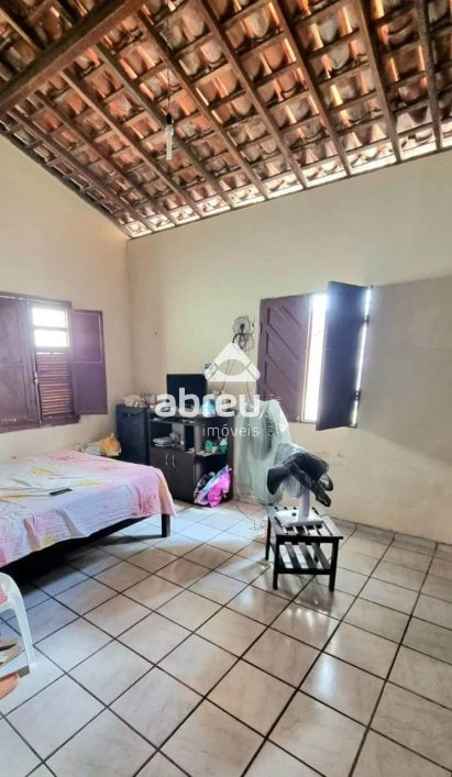 Casa à Venda em Natal - 7 dormitórios e 5 suítes
