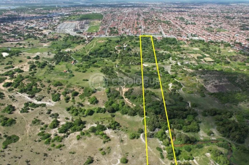 Área em Pajuçara com 6,7 ha