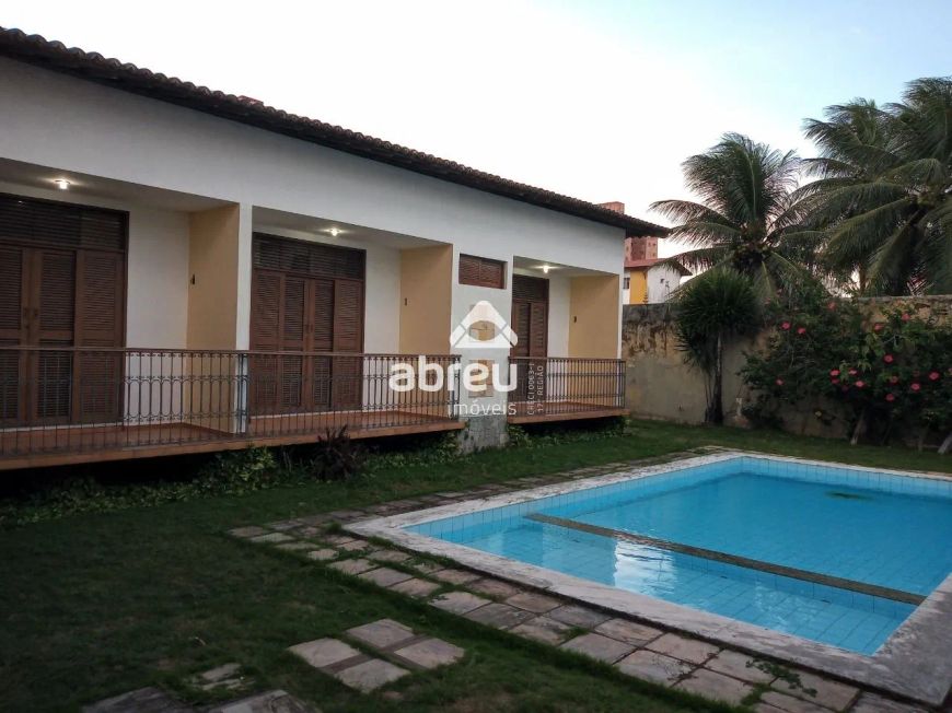 Casa em Lagoa Nova.