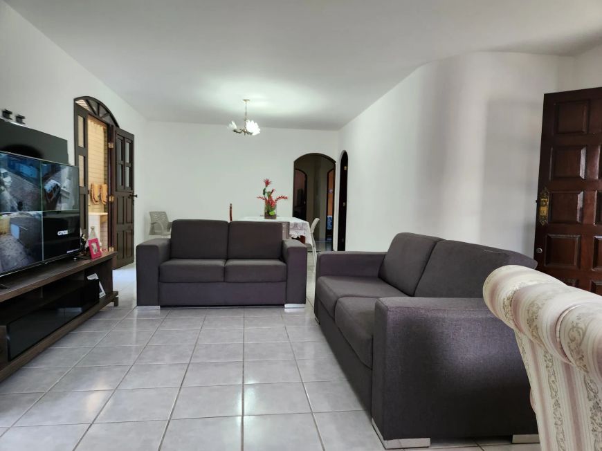 Linda Casa para alugar com 3 Quartos no conjunto Monte Belo