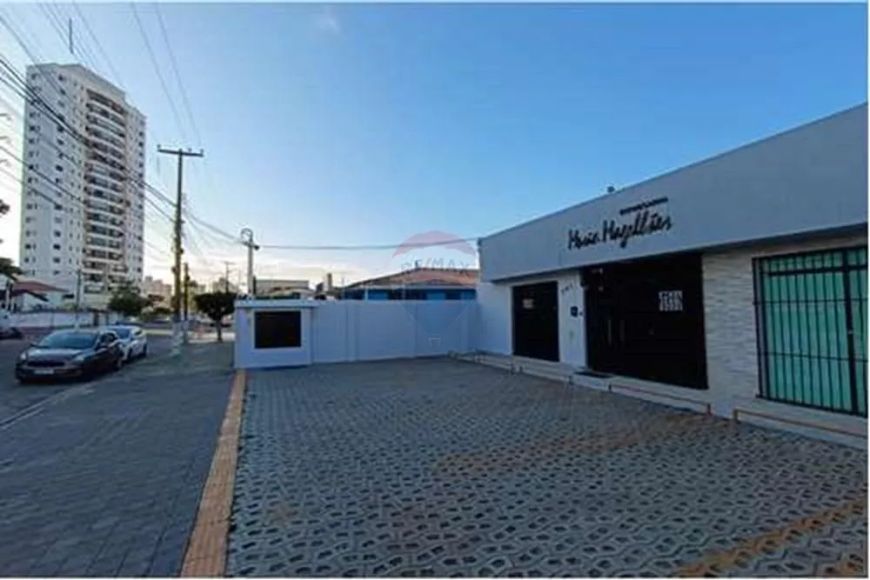 Oportunidade única! Galeria com sete salas comerciais e duas lojas de frente para Av. Amintas Barros