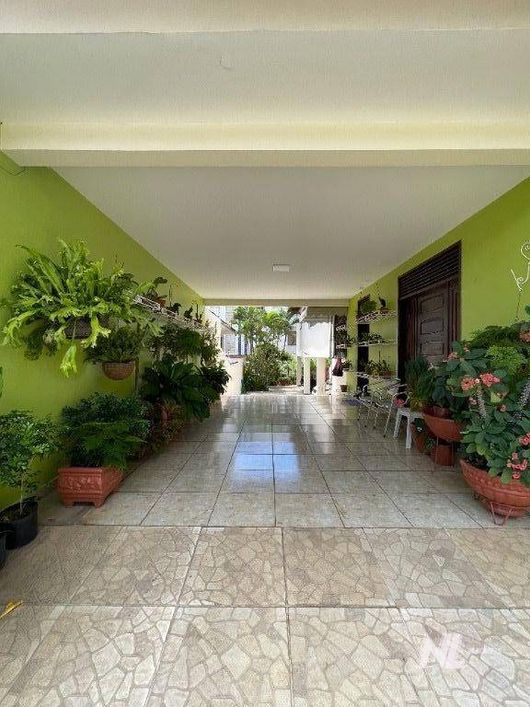 Casa em Lagoa Nova - com 4quartos 2suites, 3vagas de garagem
