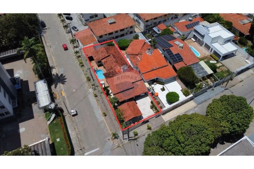 Linda casa de Esquina em Capim Macio com 4 suítes - De frente ao Parque Ecológico