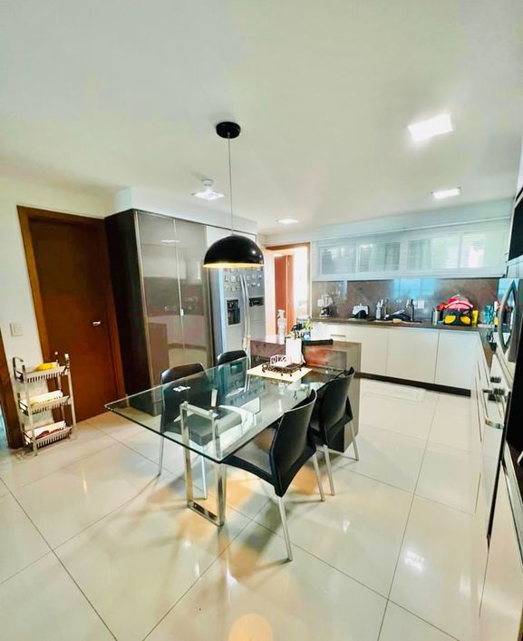 APARTAMENTO 4 SUÍTES NO BAIRRO DE AREIA PRETA- CONDOMÍNIO MIRANTE FOS VENTOS.