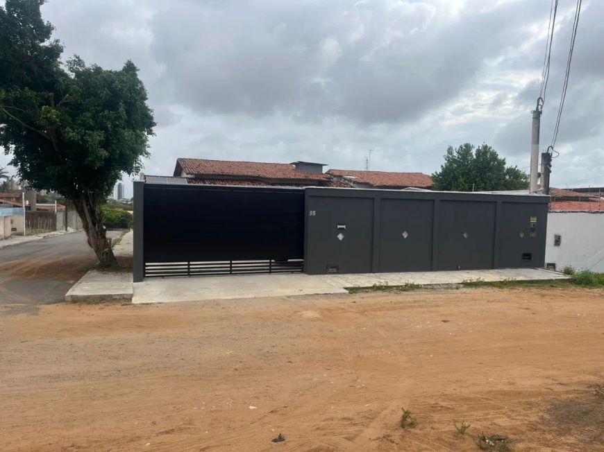 Vende-se casa no San Vale