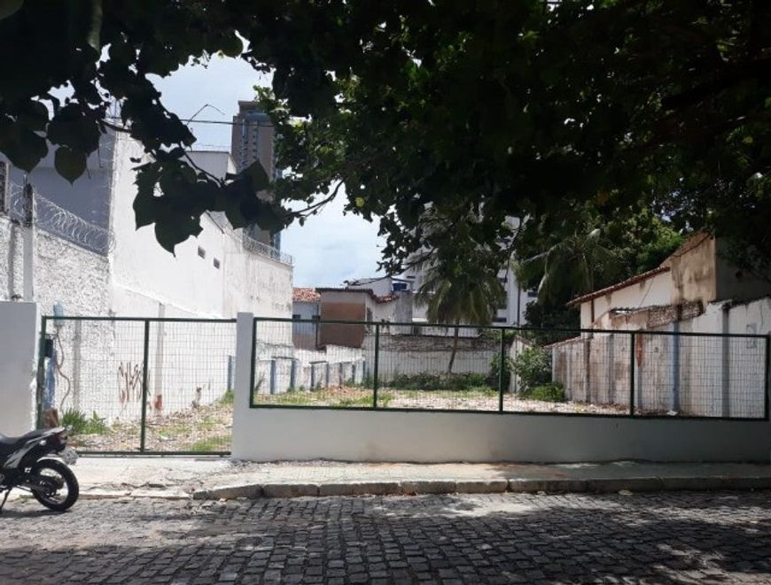 Terreno murado para venda, em Petrópolis, Natal/RN