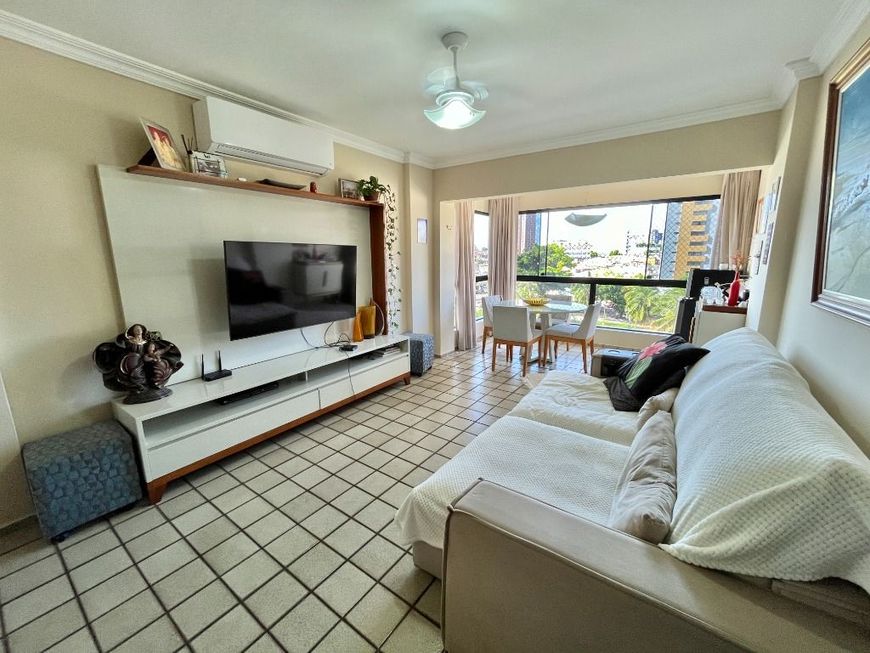 Apartamento no Edifício Samambaia no Barro Vermelho com 3 quartos sendo 1 suíte e 3 vagas de garagen
