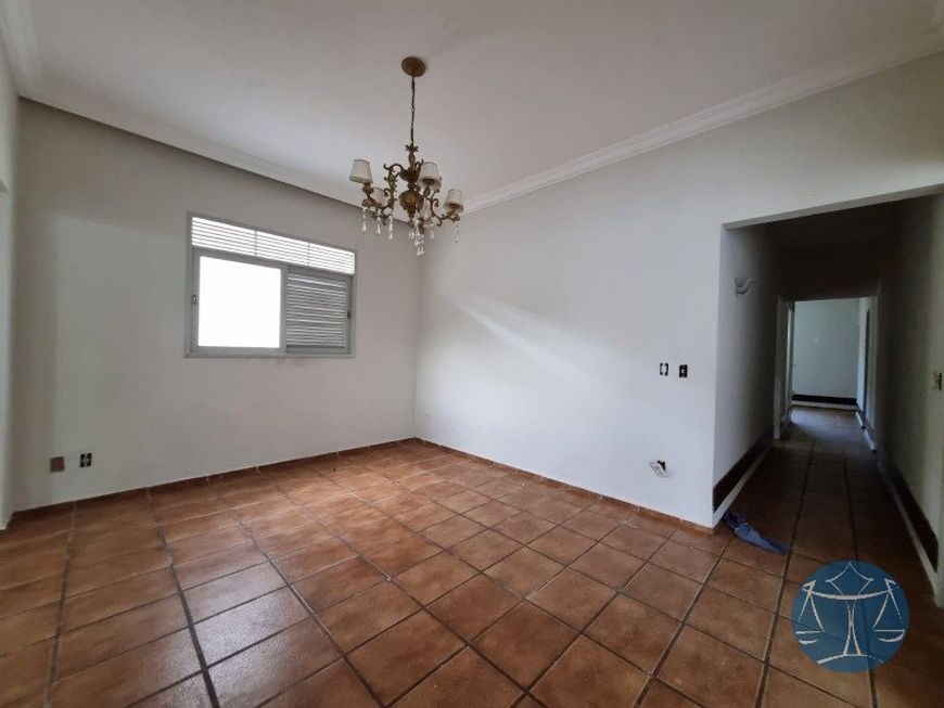 CASA NO TIROL - 250M²