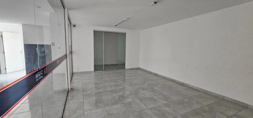 Casa comercial para aluguel em Lagoa Nova com 280 m²