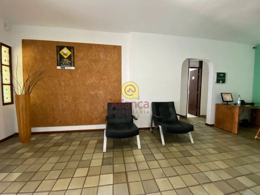 PRÉDIO COMERCIAL NO TIROL