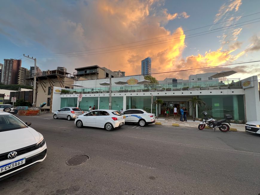 Galeria para aluguel com 24 metros quadrados em Praia do Meio - Natal - RN