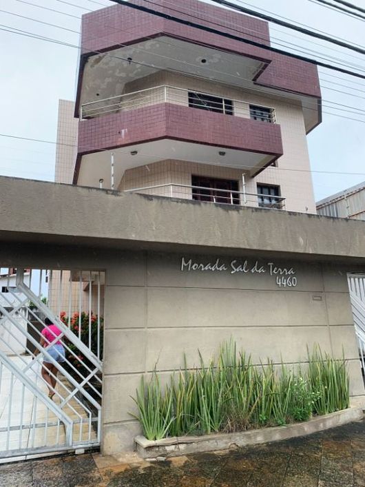 Dois Apartamentos com 3 dormitórios cada um e 140m2 e uma área total de 440m2 do terreno - À VENDA -