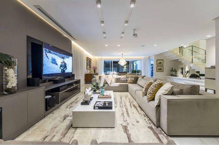 Linda Casa com 420m², totalmente mobiliada, decorada e equipada - 5Suítes
