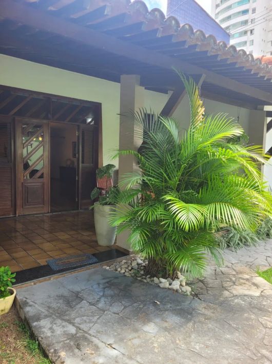 Magnífica Casa à Venda em Capim Macio - Natal
