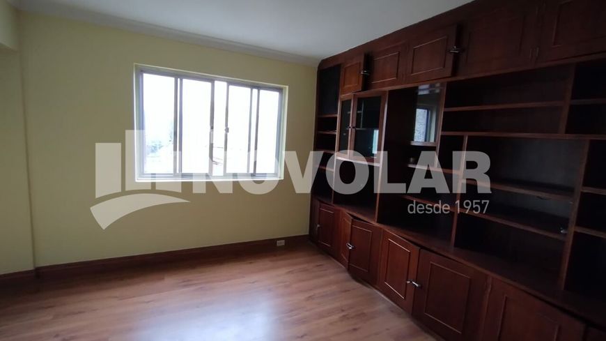 Apartamento de 2 Dormitórios, Amplo e Reformado, Próximo ao Metrô , Rua Amaral Gama!