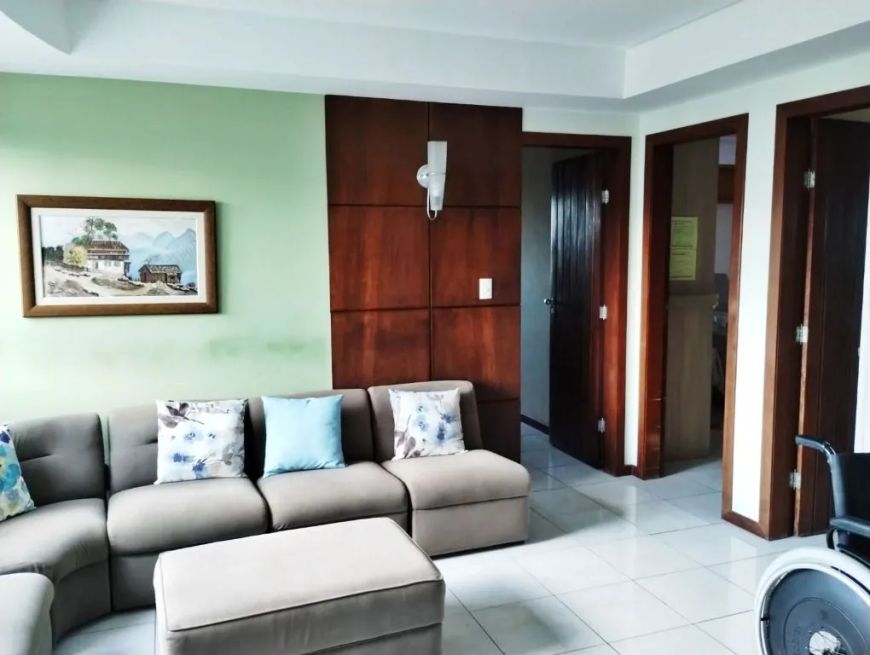 EXCELENTE APARTAMENTO EM LOCALIZAÇÃO PRIVILEGIADA!