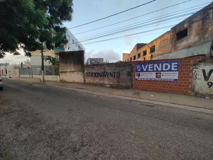 Vende-se terreno no Alecrim