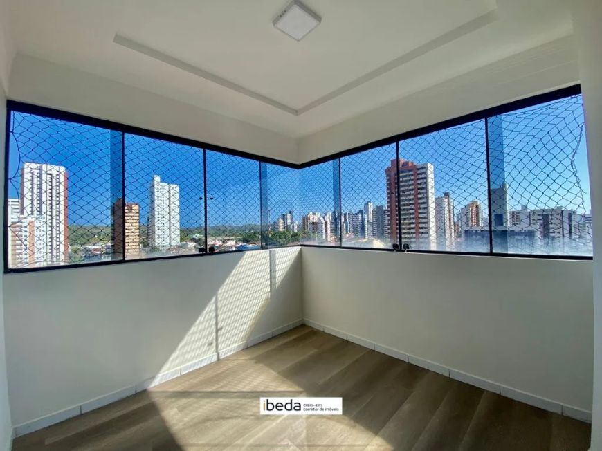 Apartamento com 3 quartos à venda em Natal