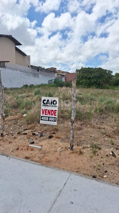 Terreno em Candelária no conjunto San Valle