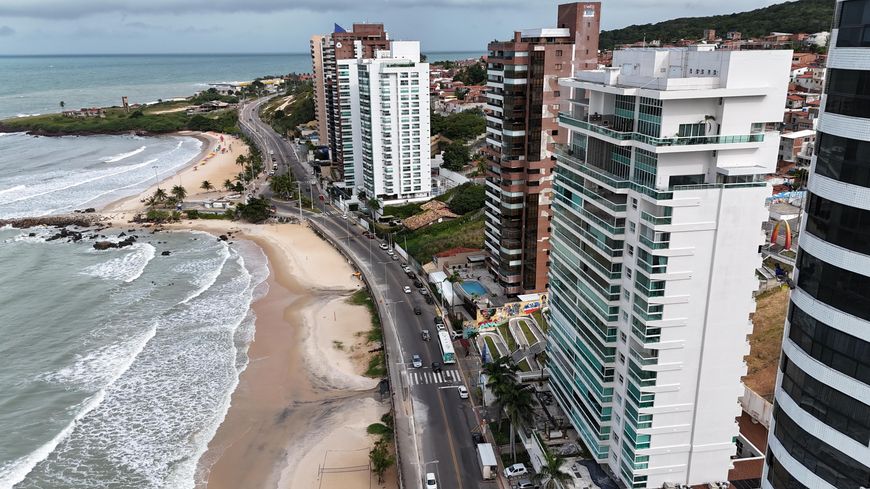 Apartamento com 282 m2 - 4 suítes (uma master) - Infinity Areia Preta - 4 vagas - Vista Mar - Finac