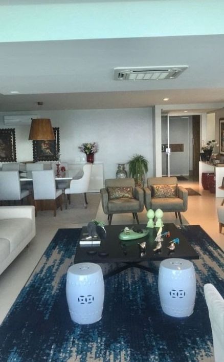 Apartamento 300m², 3 suítes, frente mar em Areia Preta
