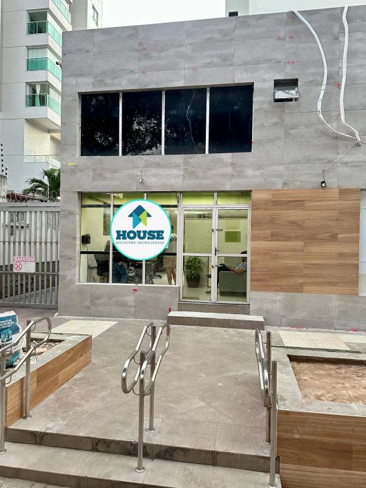 LOCAÇÃO - Loja Comercial no Ed. Djalma Marinho - Frente Rua Mossoró - Tirol