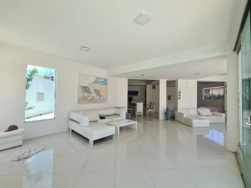 Casa para venda possui 500 metros quadrados com 6 quartos