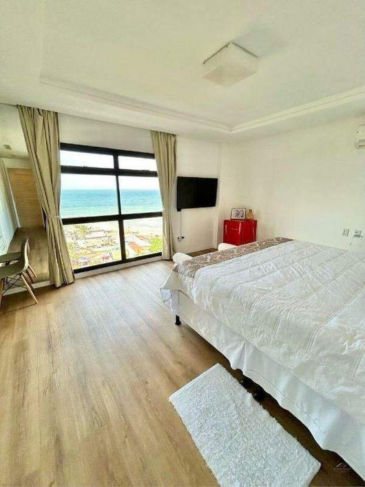 Vendo Apto Reformado com Vista para o Mar - Condomínio Cap Ferrat, Areia Preta
