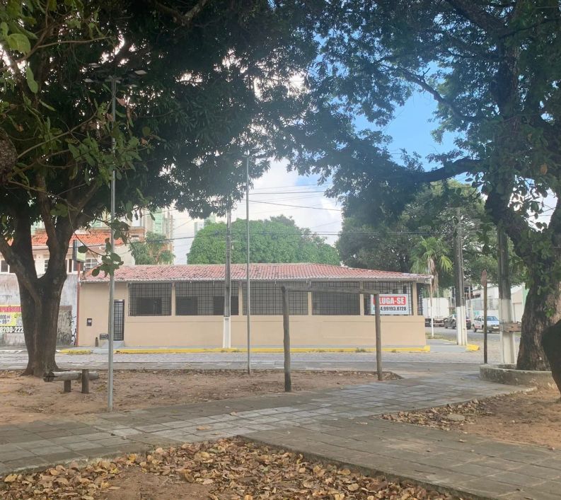 Aluga-se Imovel Comercial com 428mts2, em ponta Negra.