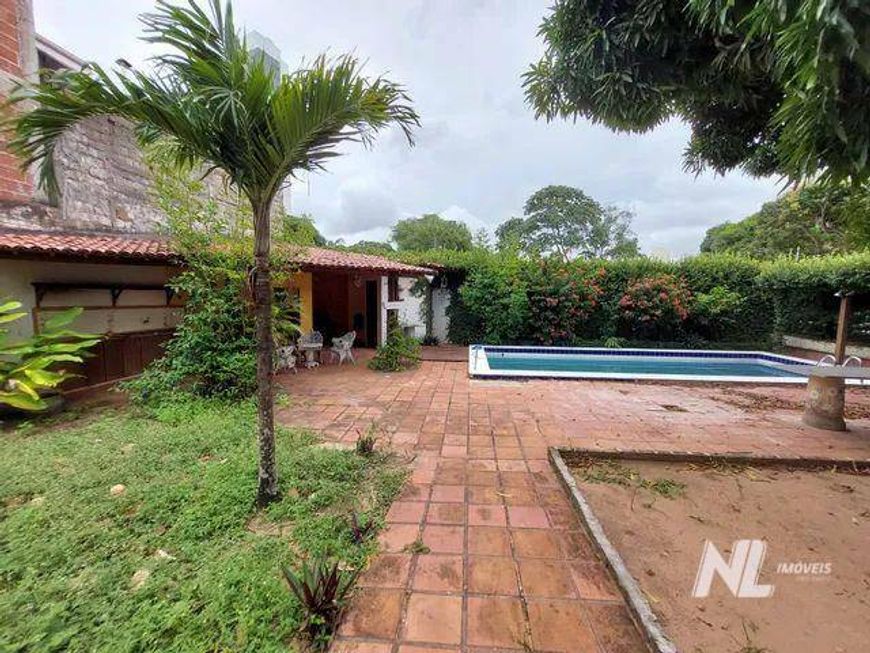 Casa com ótima localização em Lagoa Seca - a 100 metros da Av. Alexandrino de Alencar - 619m²