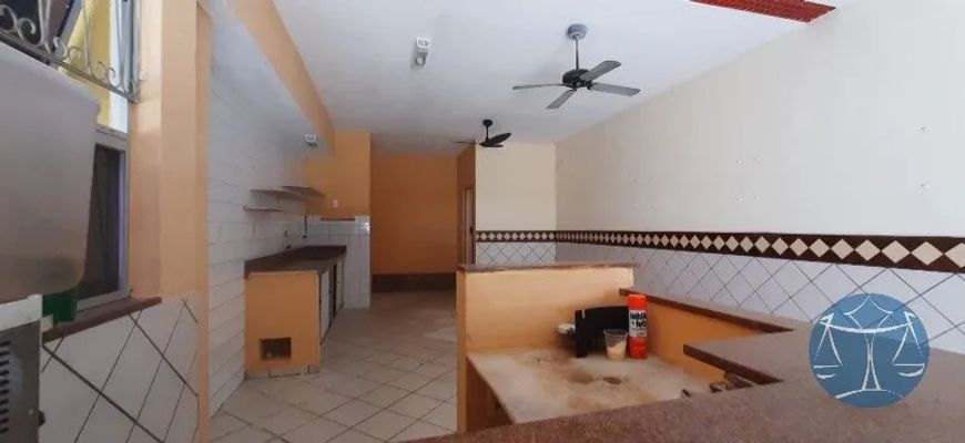 PONTO COMERCIAL NA CIDADE ALTA