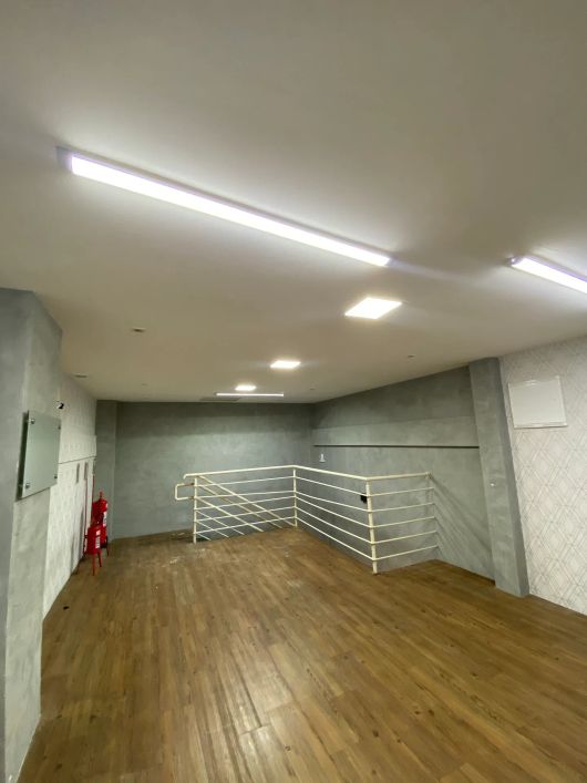 SALA DISPONIVEL EM TIROL