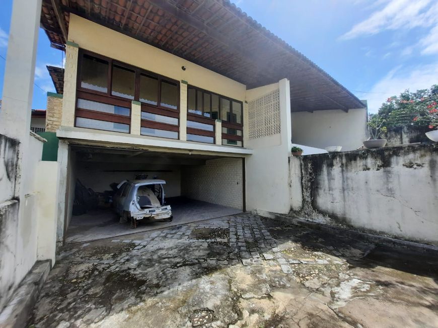 Imóvel para venda possui 515 metros quadrados com 6 quartos em Capim Macio - Natal - RN