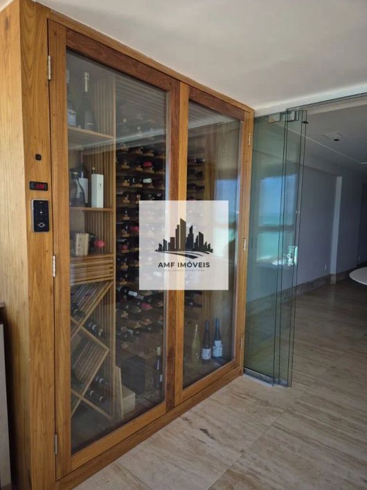 Apartamento na Praia de Areia Preta 180m² - 3 Suítes 3 vagas cobertas