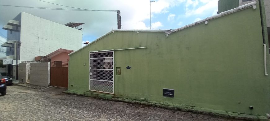 Terreno de 352,50m² com duas frentes em Ponta Negra - Natal/RN