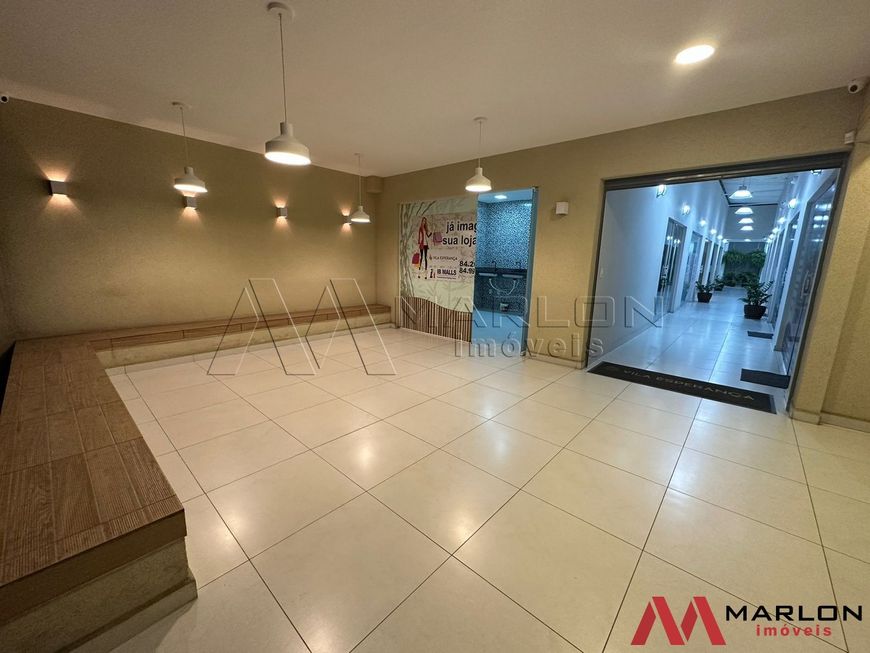Prédio Comercial em Cidade da Esperança, 13 lojas, sala de administração, 250m².
