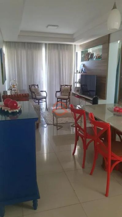Lindo Apto reformado, com 80 m², móveis planejados, sombra, localizado no coração de Lagoa Nova