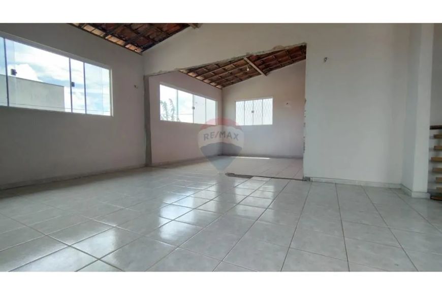 Oportunidade Imperdível: Casa Duplex à Venda no Bairro Potengi, Natal/RN!