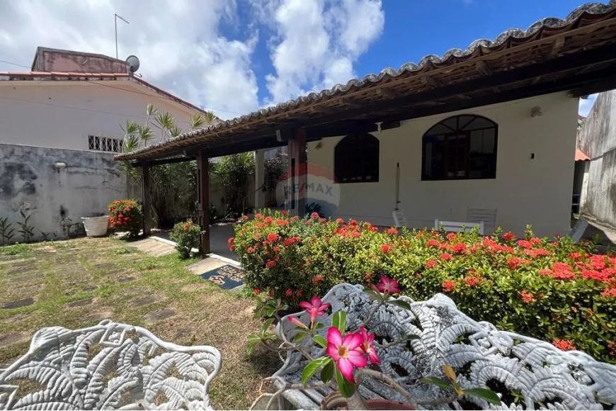 Casa à venda no bairro de Capim Macio na Rua Neuza Farache