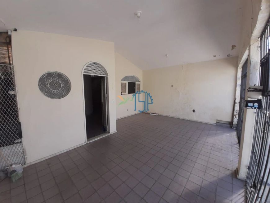 Casa Padrão / Casa Em Natal / Casa em rua pública / Casa padrão no Bairro Barro Vermelho