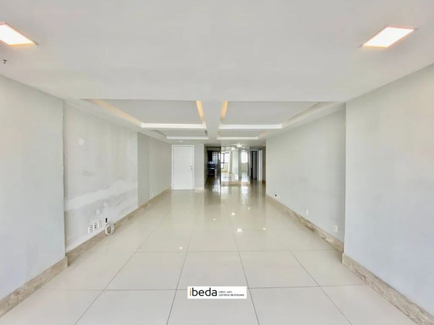 Apartamento com 3 quartos à venda em Natal